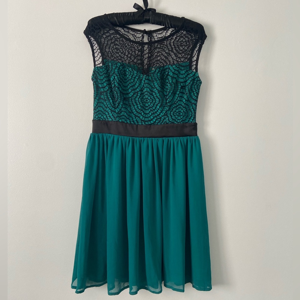 ModCloth Starlet's Web Turquoise Tulle Black Lace Fit-and-Flare Dress - Picture 5 of 16
